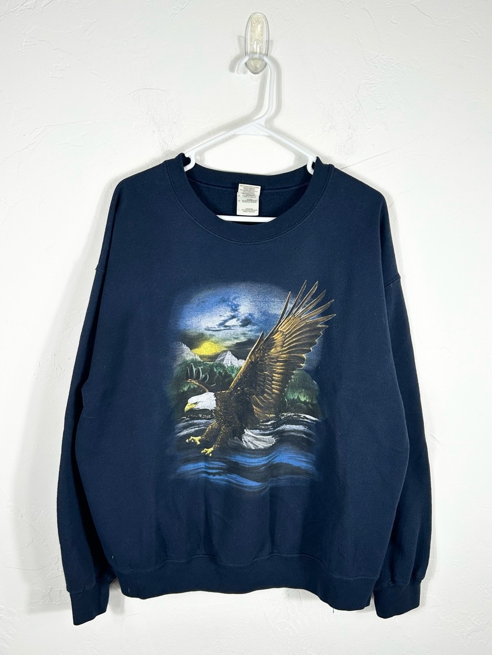 👁️ Vintage Nature Bald Eagle Graphic Sweatshirt Navy Blue Crewneck Gildan Large